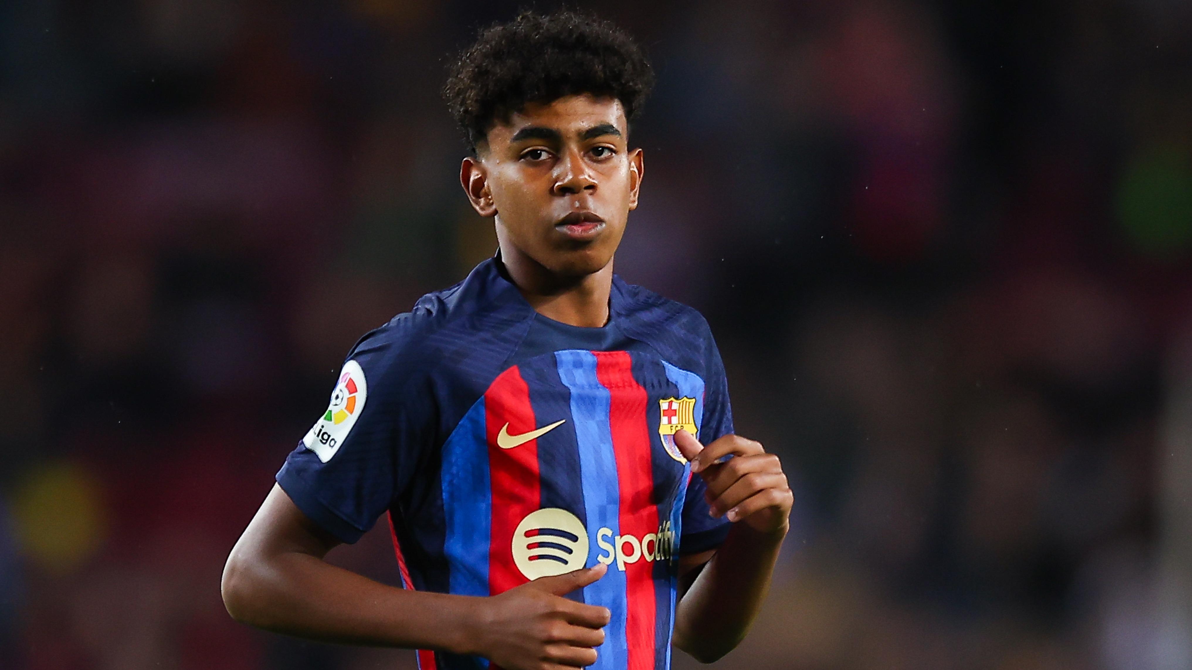 巴黎圣日耳曼训练开放日；转会期扳平良机引欢呼；欧篮联在即；资深球员宣示担当的简单介绍