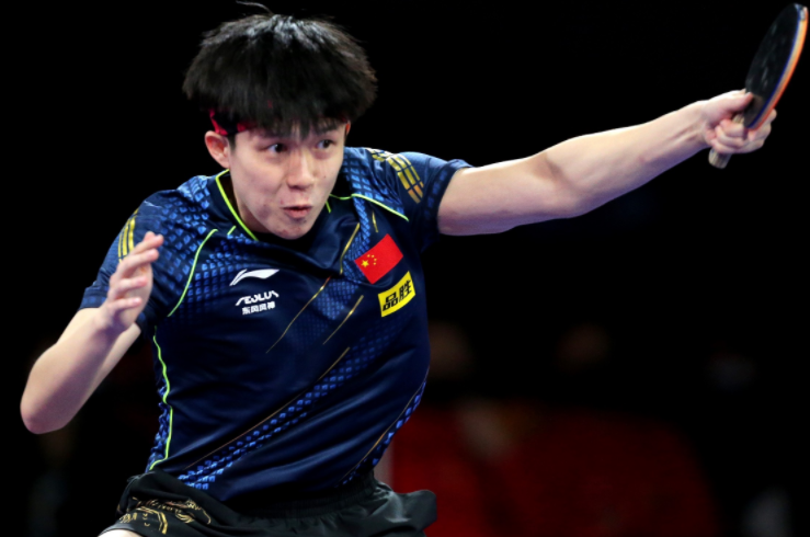  欧联冲刺阶段再迎强敌，门兴格拉德巴赫官宣签约，主帅态度——话题不断，训练强度明显提升