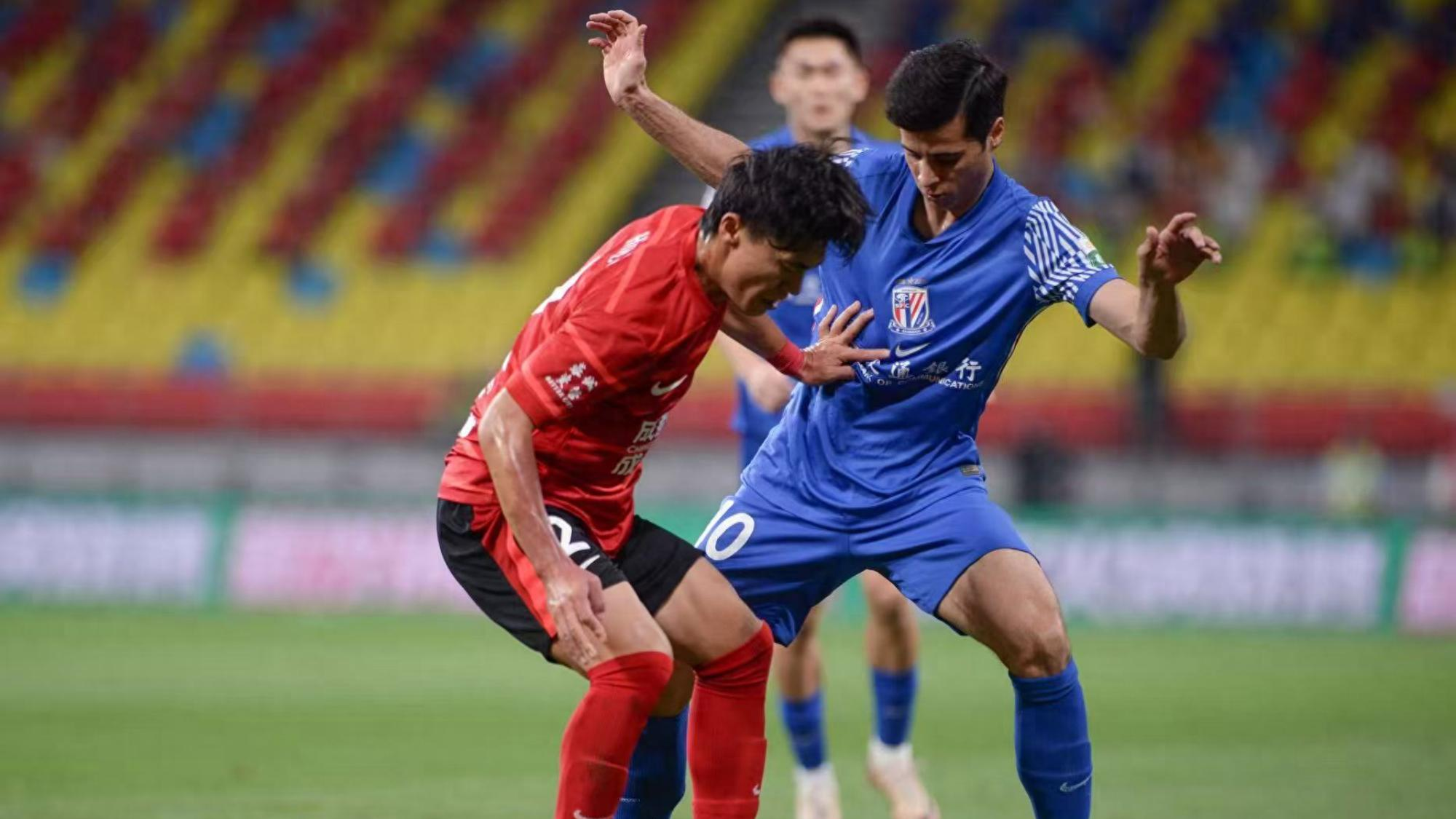  今夜足总杯焦点战；成都蓉城战术微调；球迷炸锅；高层口径保持一致