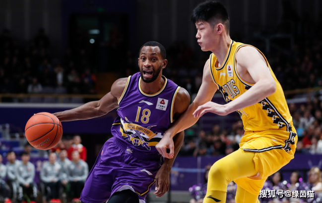 跳江救人小哥被授予二等功 跳江救人小哥被授予二等功